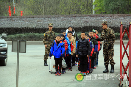 抵达冬令营基地